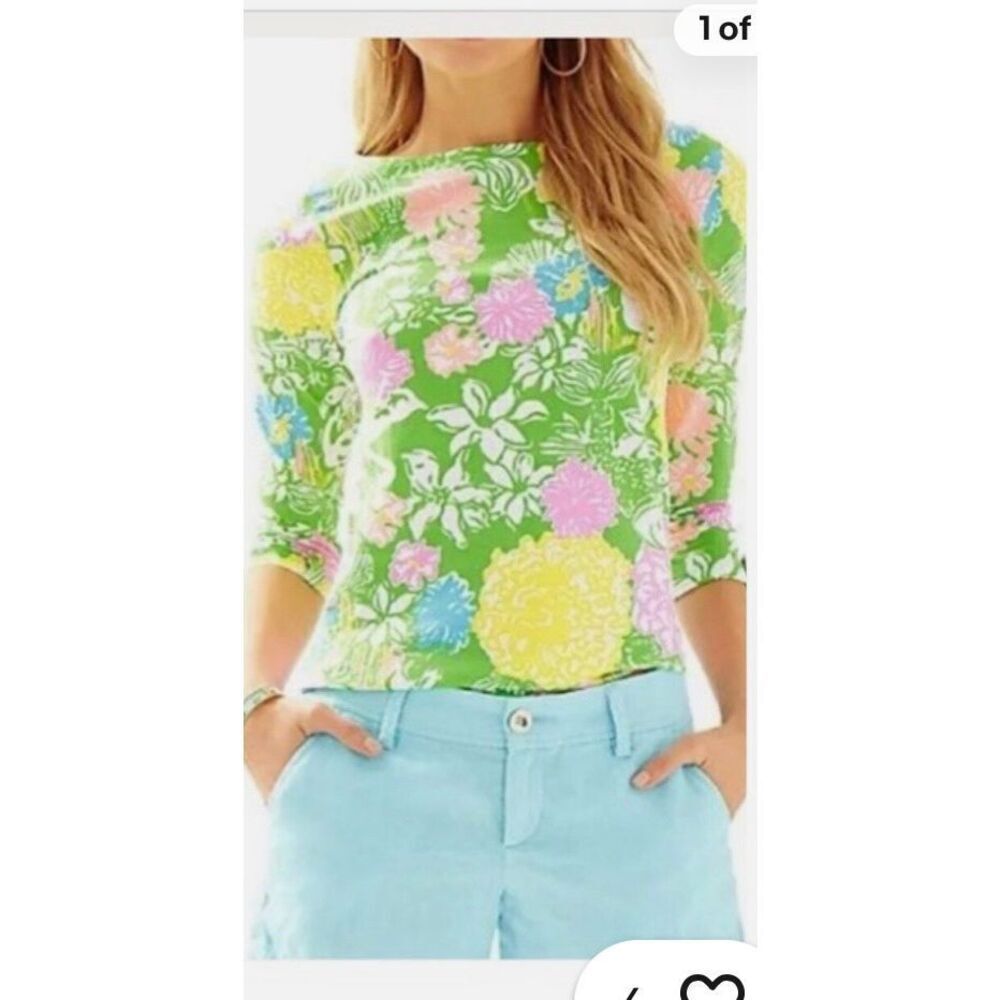 Lilly Pulitzer Juline 3/4 Button Sleeve Top in Hibiscus Stroll Sz S EUC